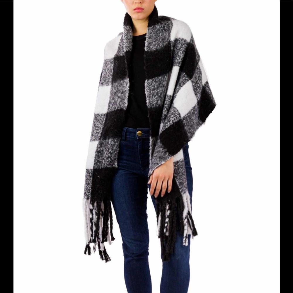 Just Jamie Buffalo Plaid Noodle fringe scarf